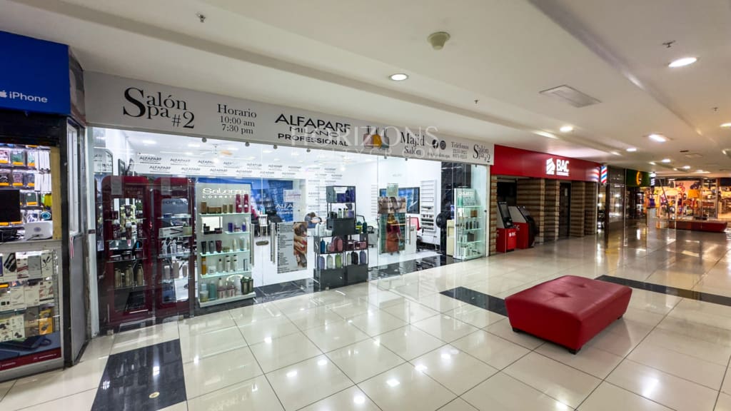 Se Vende Local Comercial 90m2 en el Mall San Pedro segundo Piso a la Par de BAC hrc39