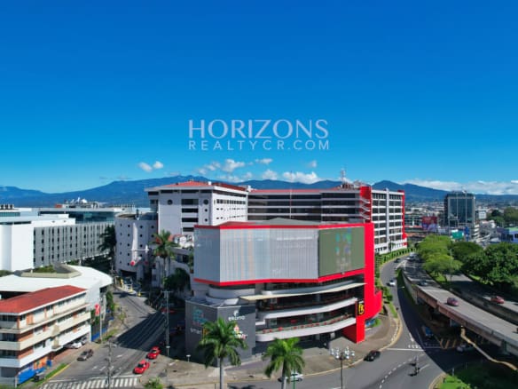 Se Alquila Local Comercial En Mall San Pedro Acceso Directo Desde Bac 35 M² Con Baño Y Bodega Nja1397Jb