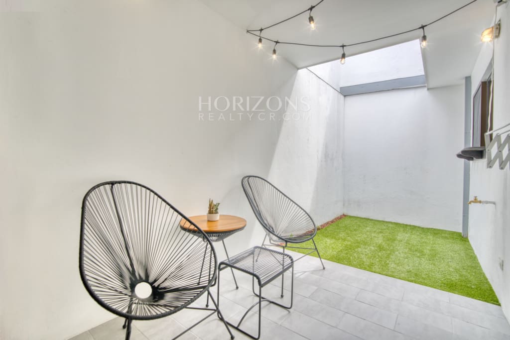 Venta Casa en La Uruca 3 Habitaciones y Oficina Condominio Cerca Hospital Mexico NJA1283