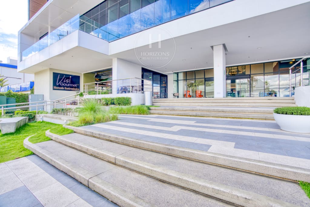 Se Alquila Para Estrenar Oficina en San Pedro Business Center 150m² Vista a la Montaña hcr40
