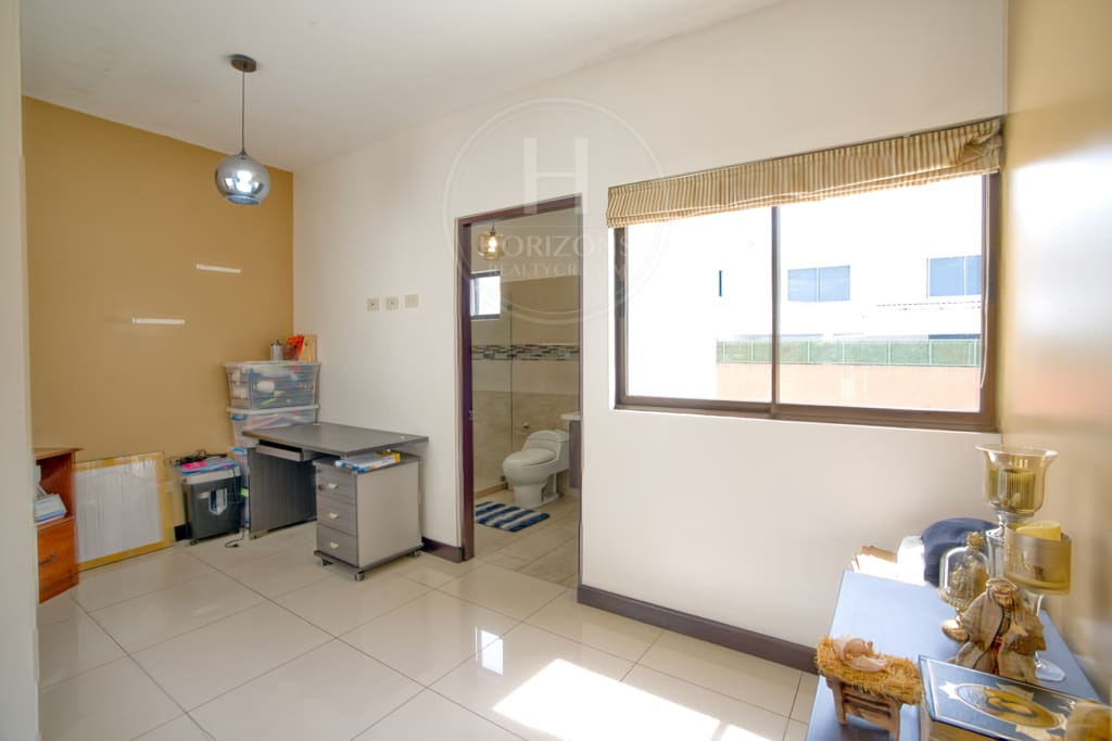 Casa en Condomino Terralta 2 Habitaciones mas Oficina 220m2 nja1308