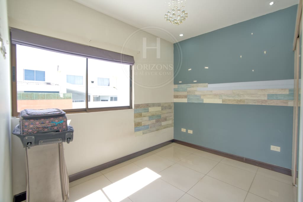 Casa en Condomino Terralta 2 Habitaciones mas Oficina 220m2 nja1308