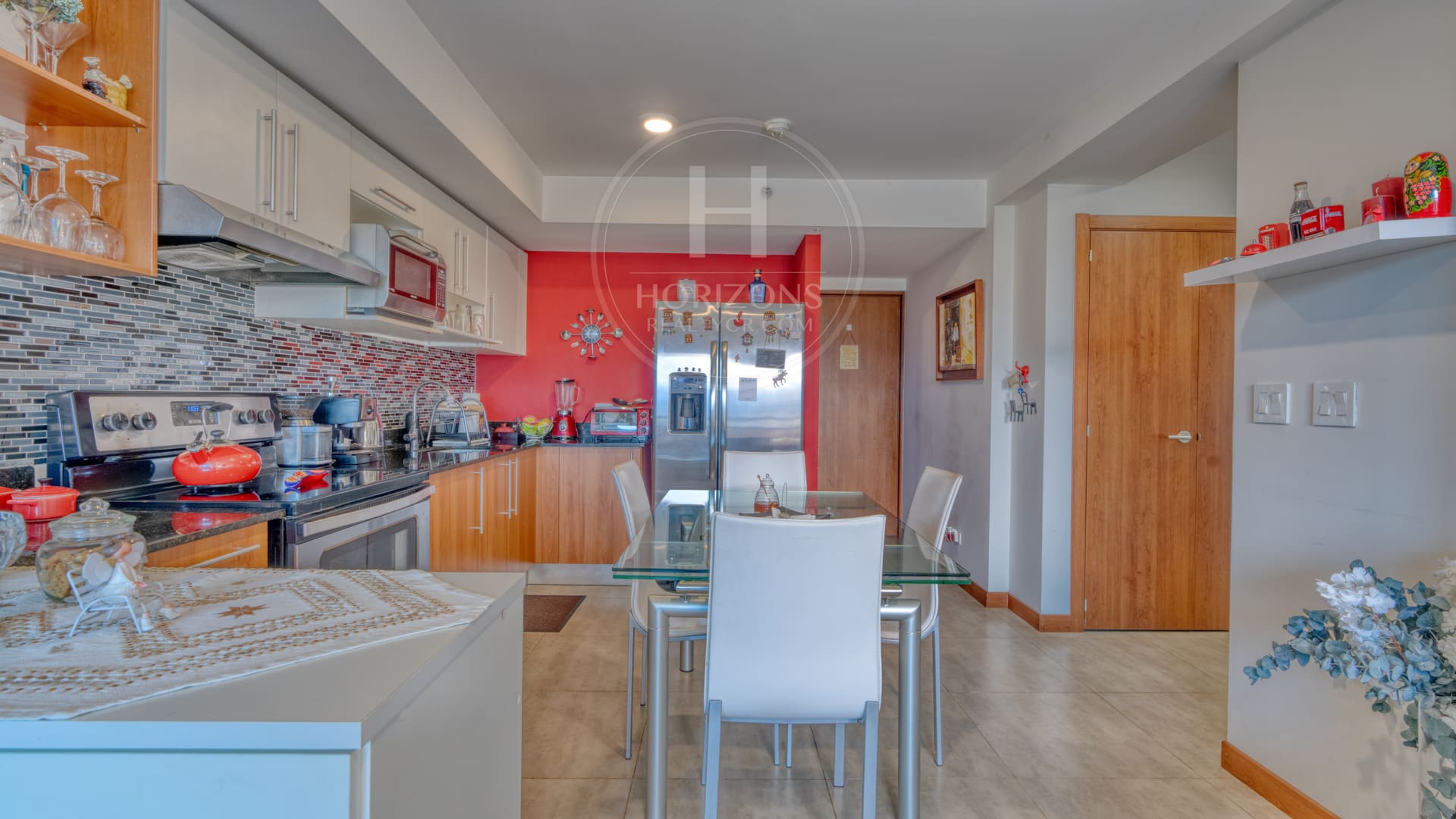 Apartamento en Latitud Yoses 3 Habitaciones Piso 10 con Vista al Valle nja1270