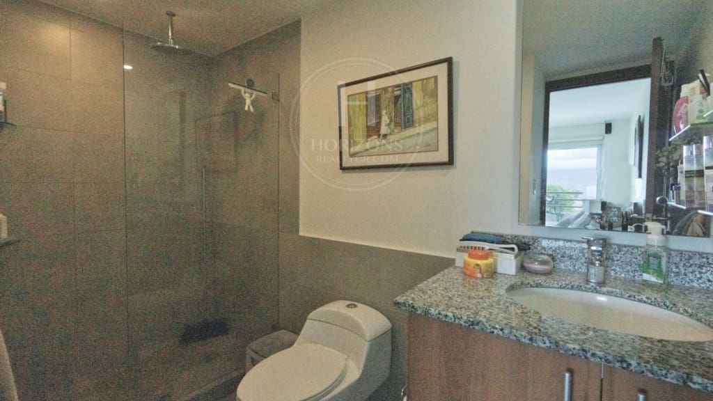 Apartamento en Latitud Yoses 3 Habitaciones Piso 10 con Vista al Valle nja1270