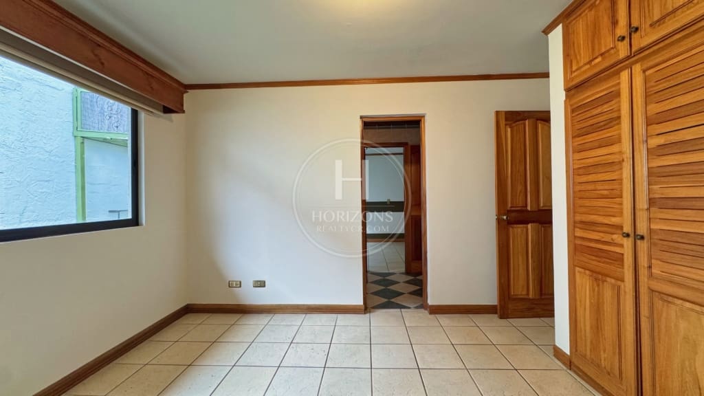 Casa en Condominio Guayabos Curridabat 4 Habitaciones a 200 m de Automercado NJA1305
