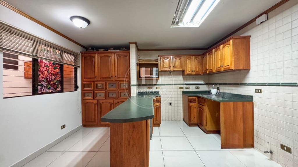 Casa en Condominio Guayabos Curridabat 4 Habitaciones a 200 m de Automercado NJA1305