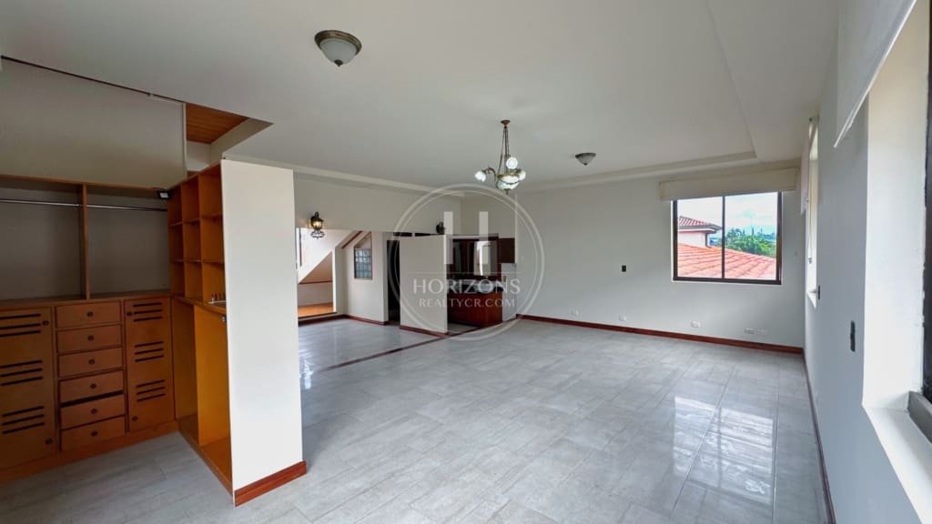 Casa en Condominio Guayabos Curridabat 4 Habitaciones a 200 m de Automercado NJA1305