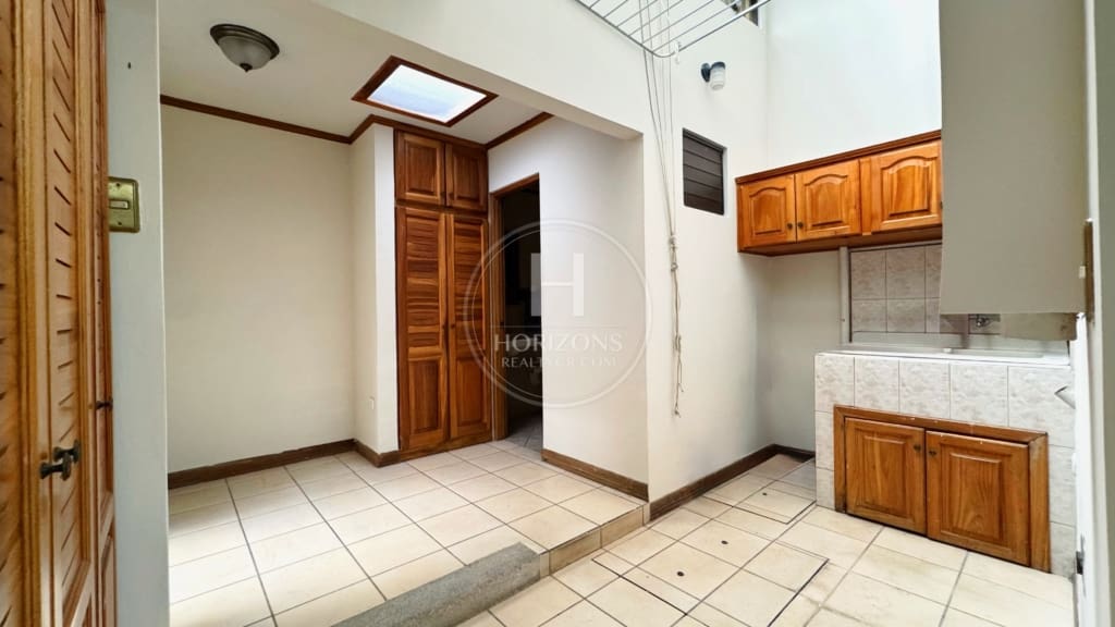 Casa en Condominio Guayabos Curridabat 4 Habitaciones a 200 m de Automercado NJA1305