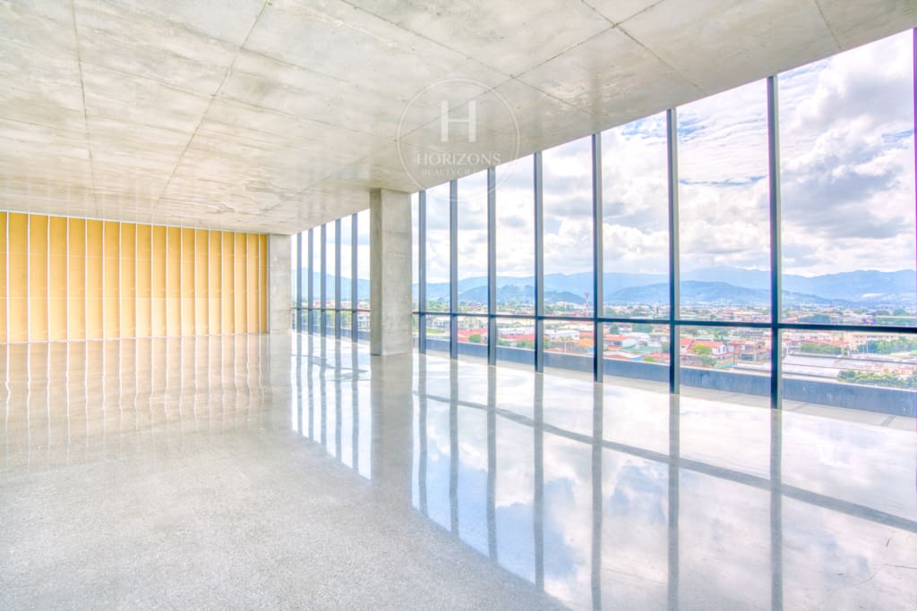 Se Alquila Para Estrenar Oficina en San Pedro Business Center 150m² Vista a la Montaña hcr40
