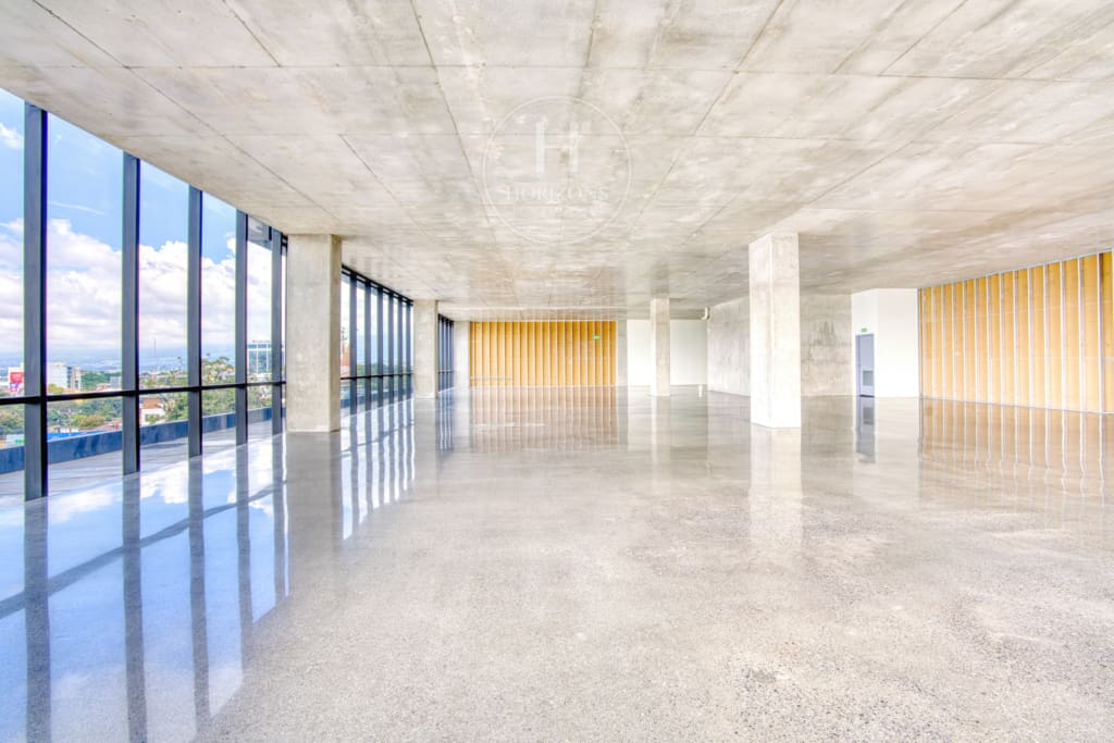 Se Alquila Para Estrenar Oficina en San Pedro Business Center 150m² Vista a la Montaña hcr40