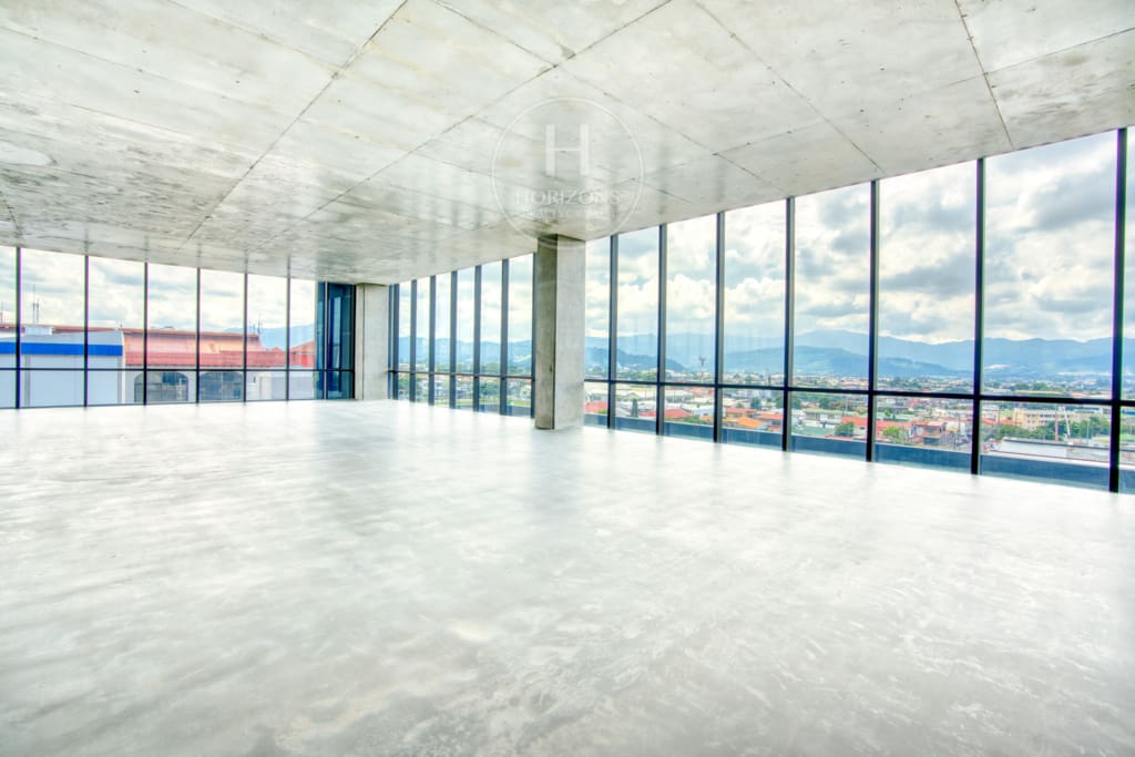 Se Alquila Estrene Oficina en San Pedro Business Center 445m² 13 Parqueos hcr41