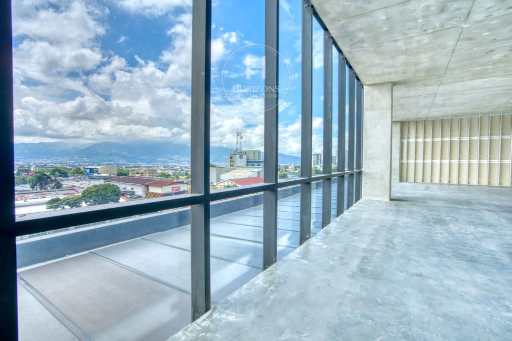 Se Alquila Estrene Oficina en San Pedro Business Center 445m² 13 Parqueos hcr41