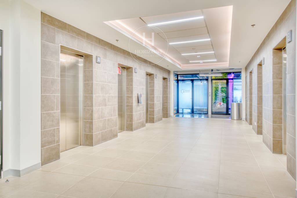 Se Alquila Estrene Oficina en San Pedro Business Center 445m² 13 Parqueos hcr41