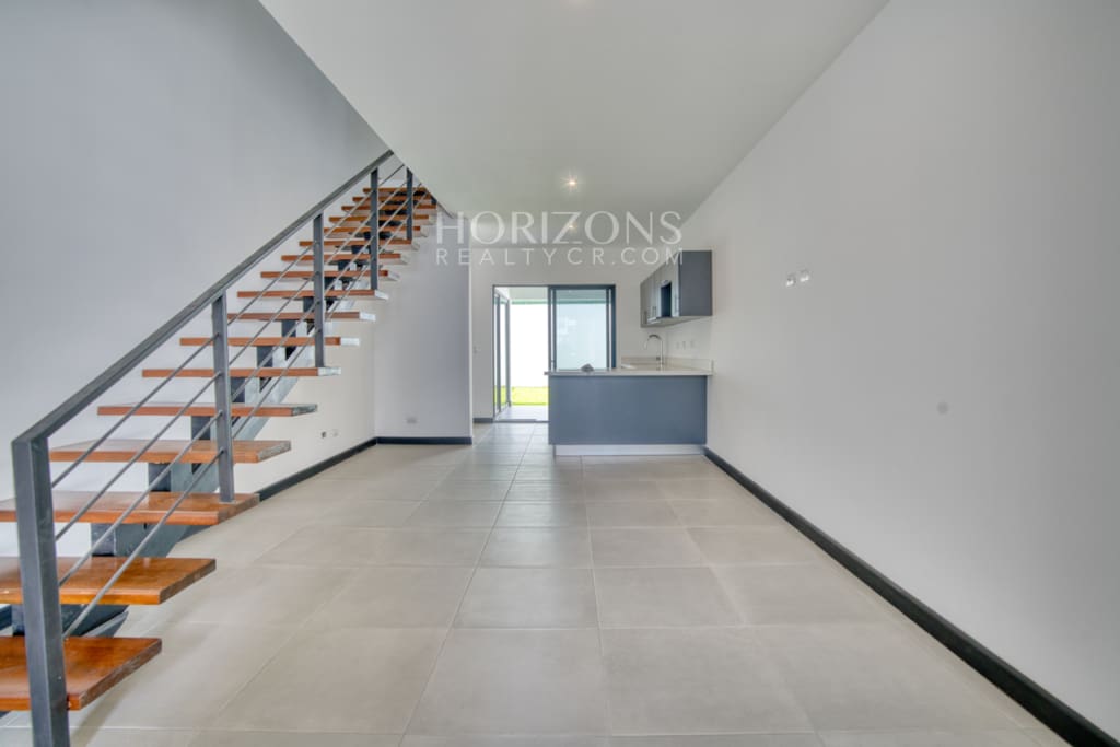 Se Vende en Condominio Casa con Patio en Curridabat 2 habitaciones noj1037