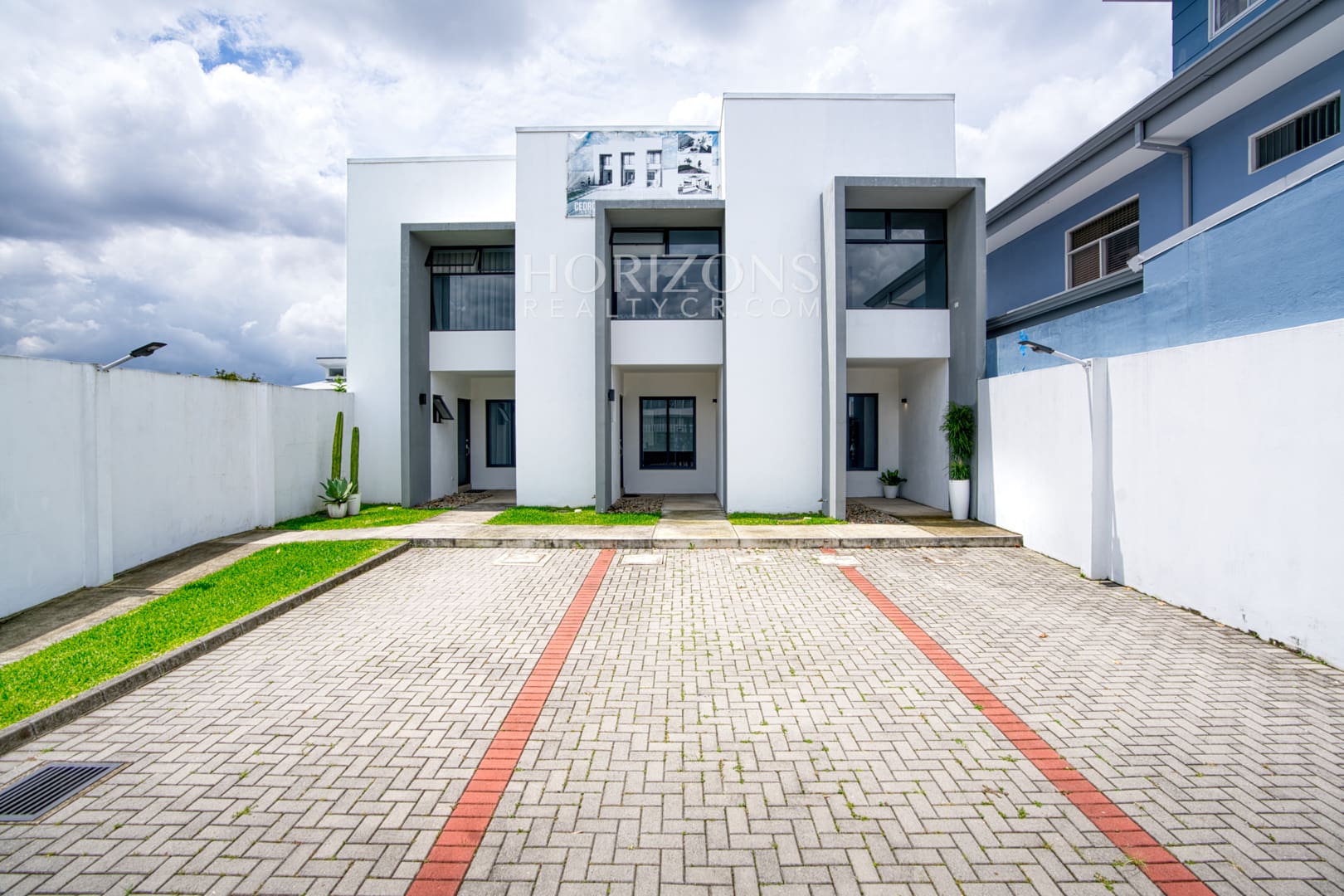 Se Vende en Condominio Casa con Patio en Curridabat 2 habitaciones noj1037