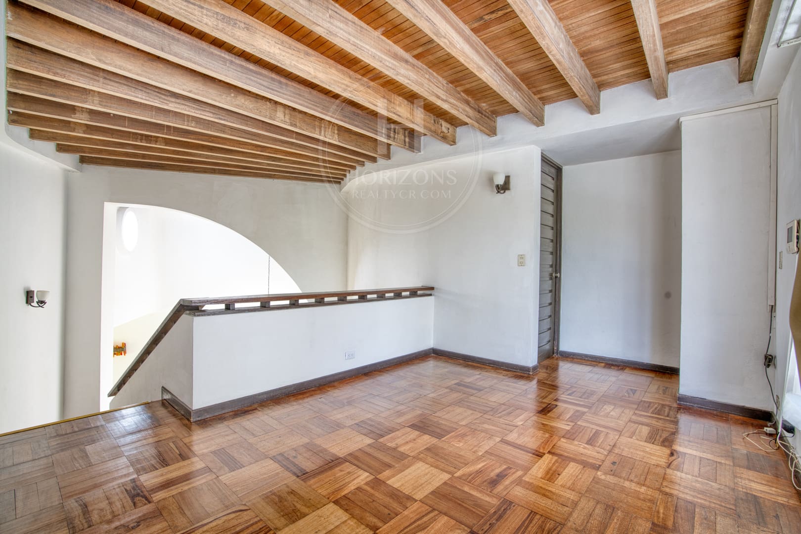Espaciosa casa en Pinares, Curridabat – Excelente ubicación comercial Cerca de Momentum Pinares nja1307