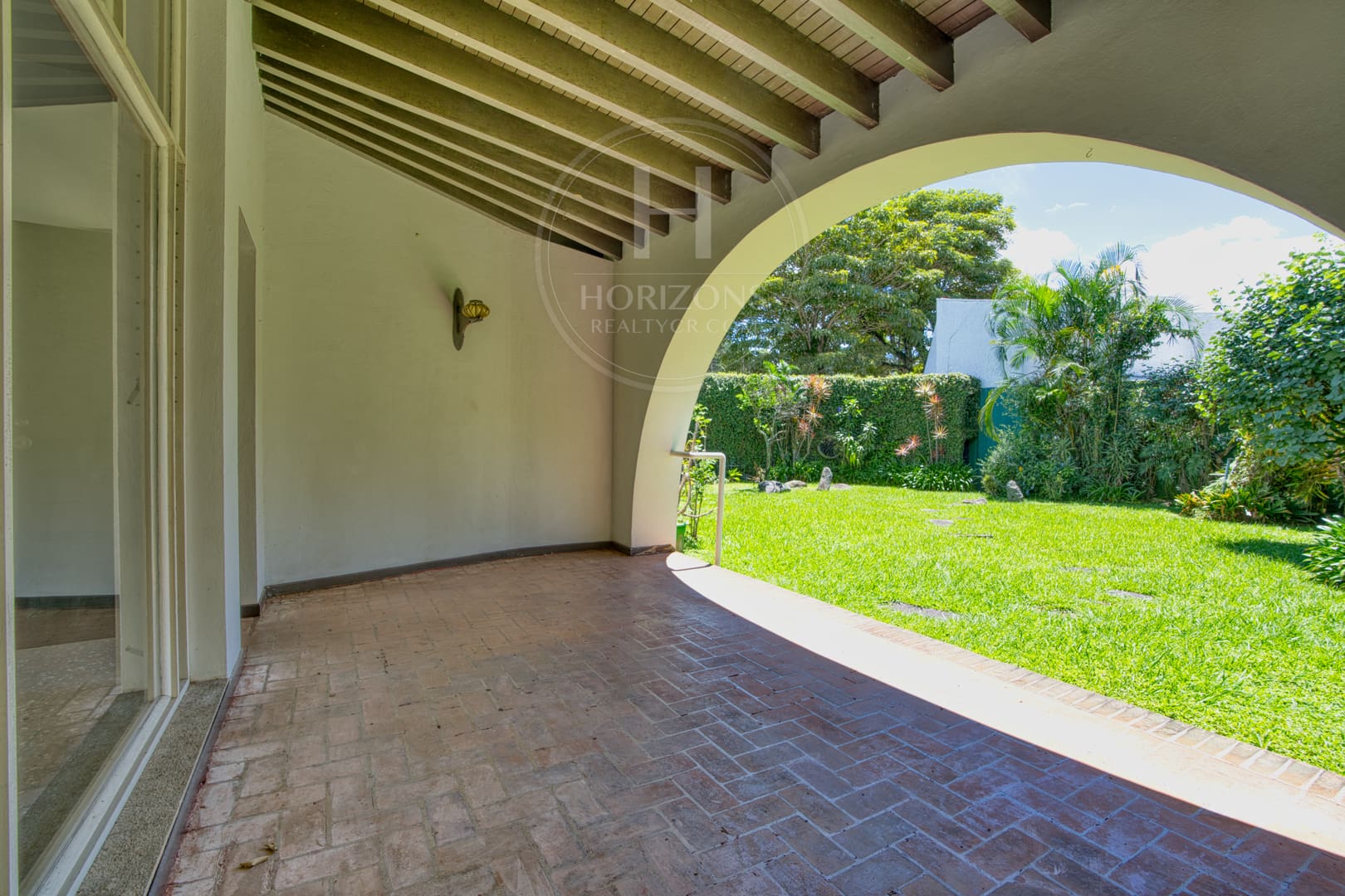 Espaciosa casa en Pinares, Curridabat – Excelente ubicación comercial Cerca de Momentum Pinares nja1307