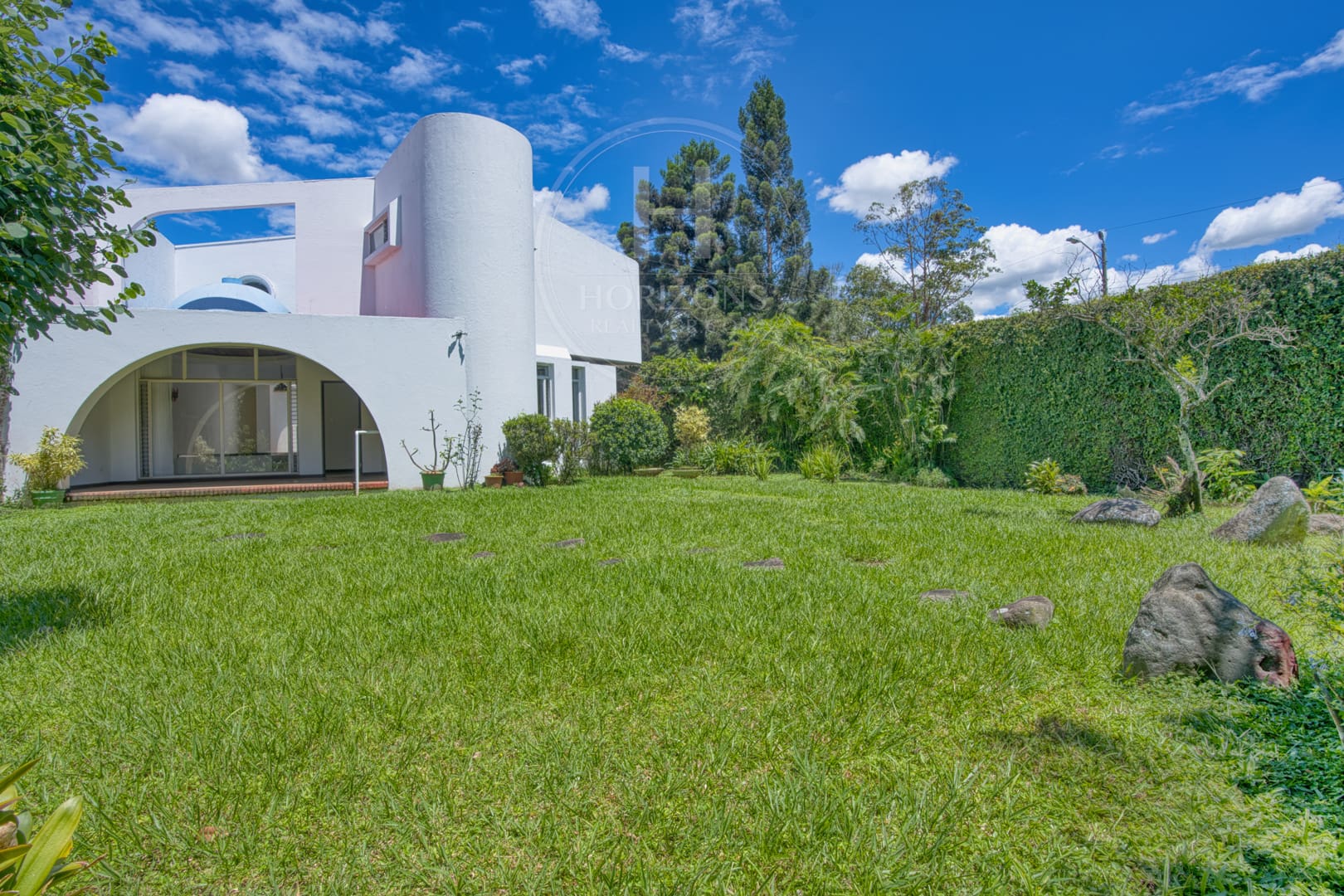 Espaciosa casa en Pinares, Curridabat – Excelente ubicación comercial Cerca de Momentum Pinares nja1307