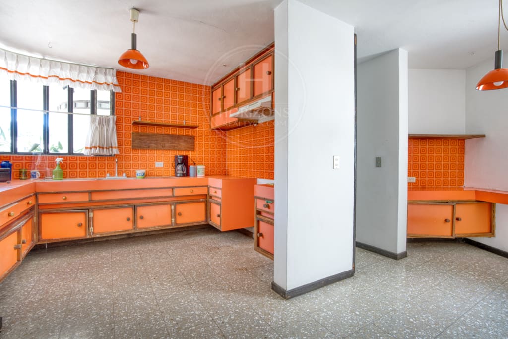 Espaciosa casa en Pinares, Curridabat – Excelente ubicación comercial Cerca de Momentum Pinares nja1307