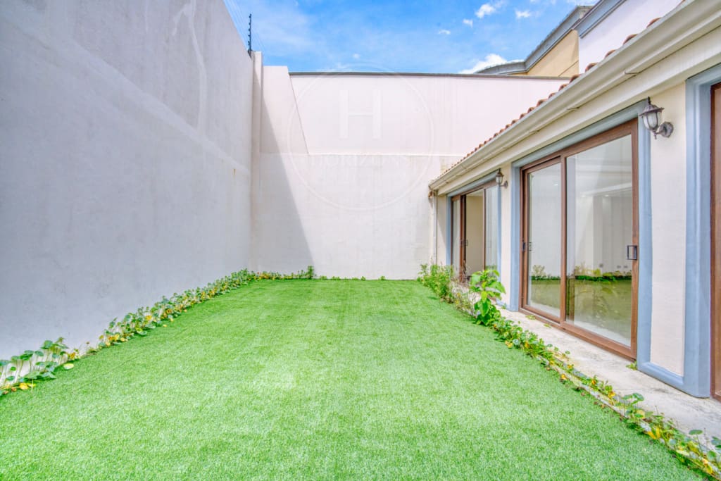 Se Vende o se Alquila Casa en Freses Curridabat 4 habitaciones Condominio del Rio nja1309