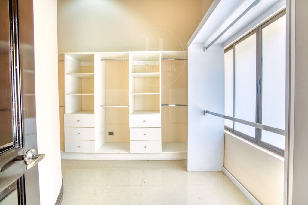 Se Vende o se Alquila Casa en Freses Curridabat 4 habitaciones Condominio del Rio nja1309