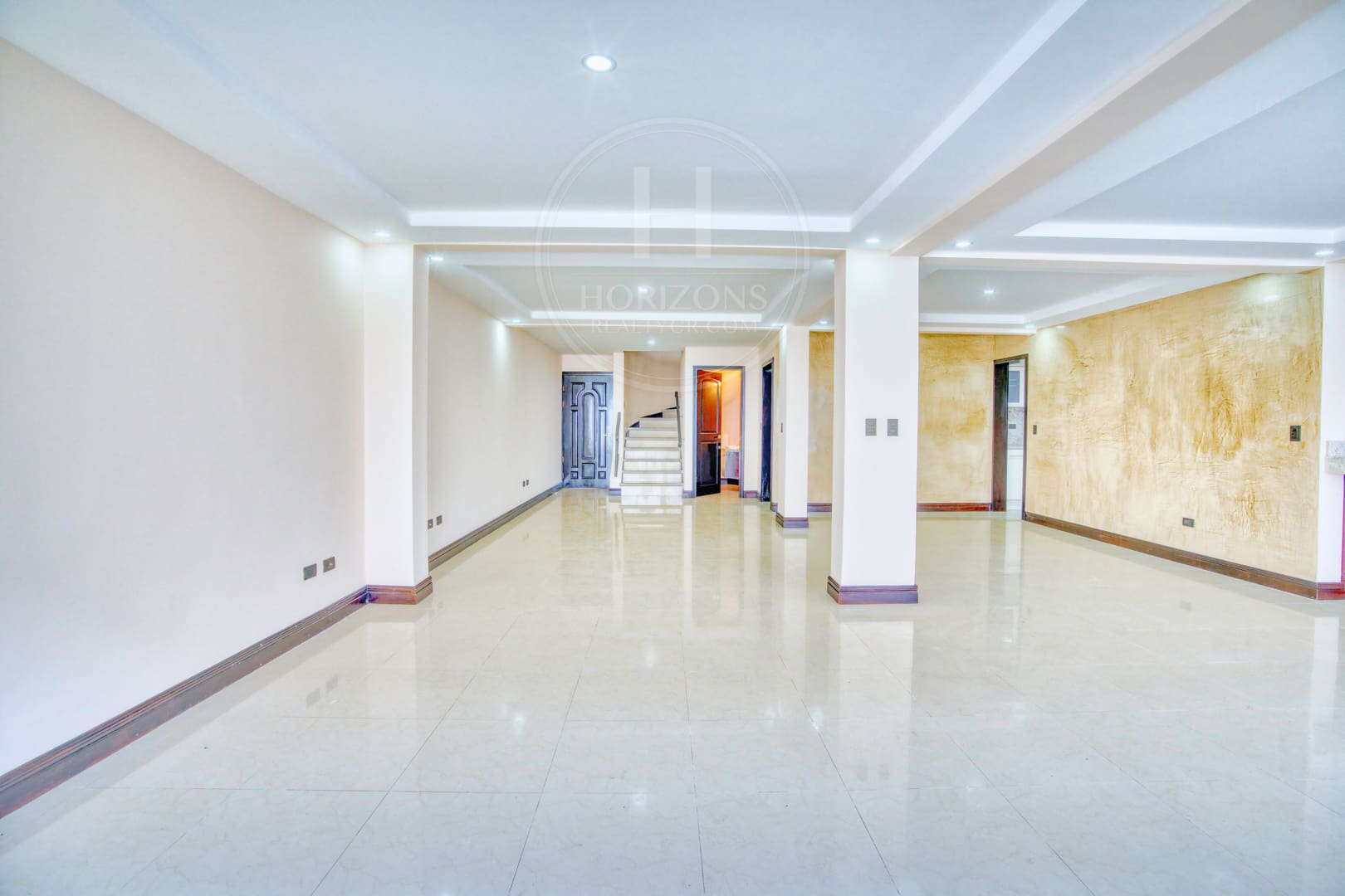 Se Vende o se Alquila Casa en Freses Curridabat 4 habitaciones Condominio del Rio nja1309