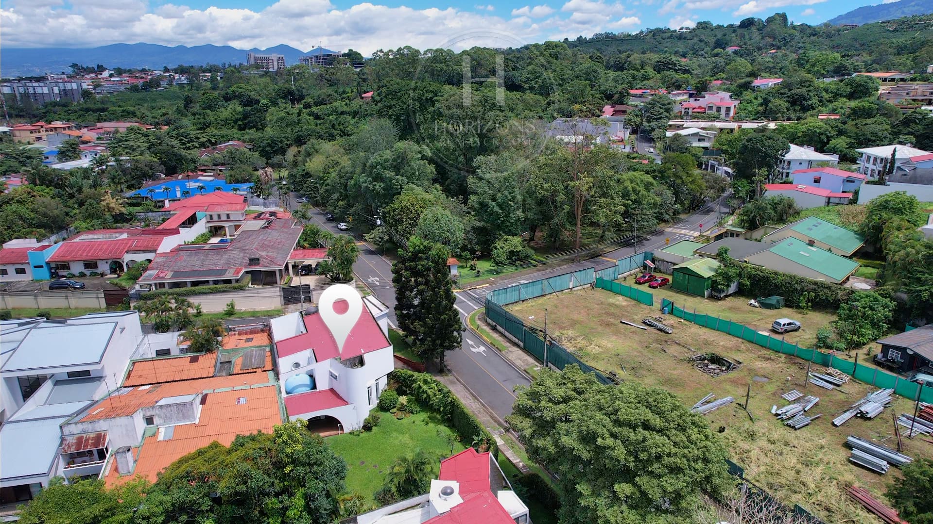 Espaciosa casa en Pinares, Curridabat – Excelente ubicación comercial Cerca de Momentum Pinares nja1307