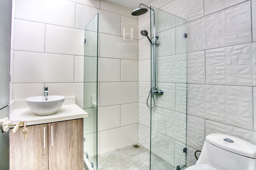 ¡Preventa! Casa en Condominio Hacienda Peraz 5 Habitaciones nja1314