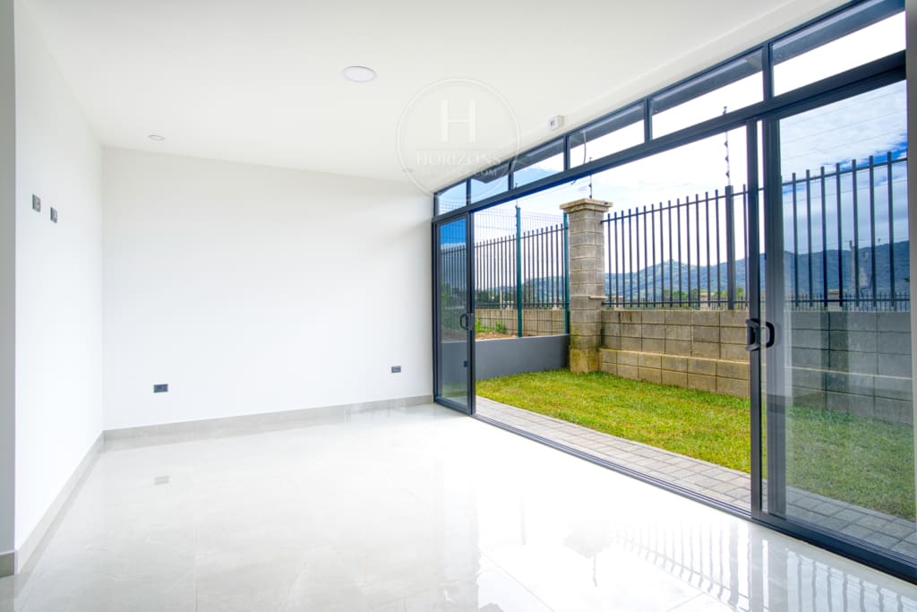 ¡Preventa! Casa en Condominio Hacienda Peraz 5 Habitaciones nja1314
