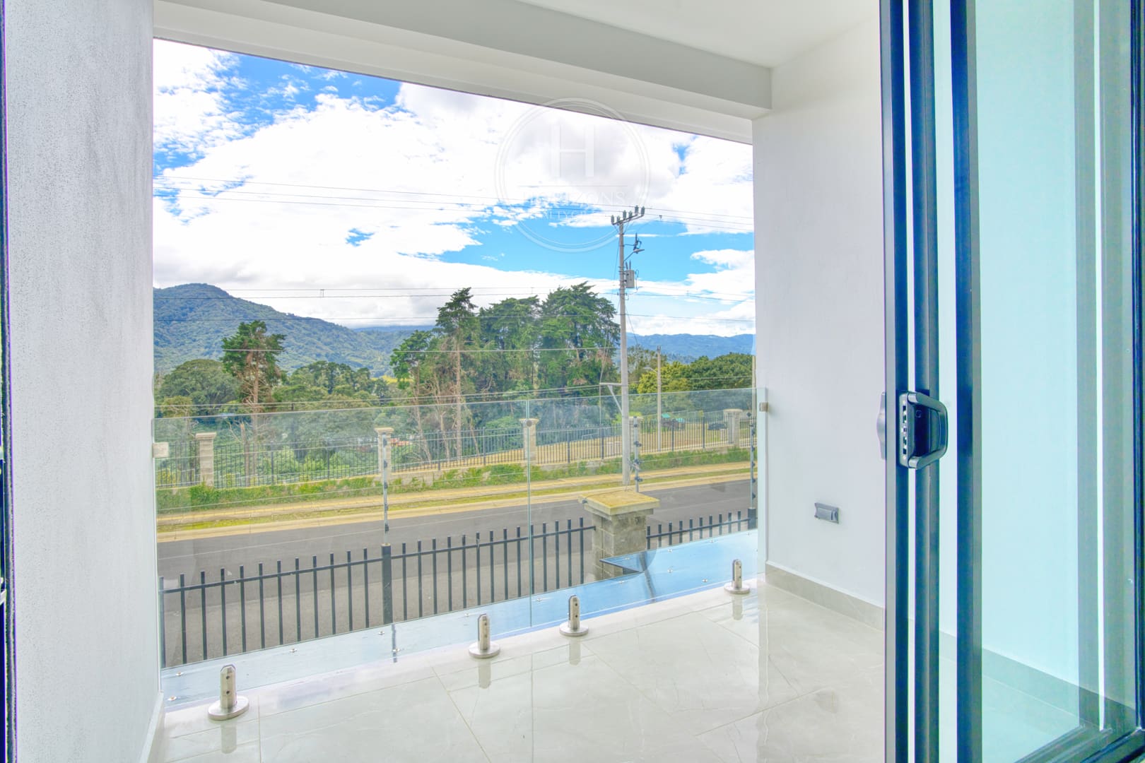 ¡Preventa! Casa en Condominio Hacienda Peraz 5 Habitaciones nja1314