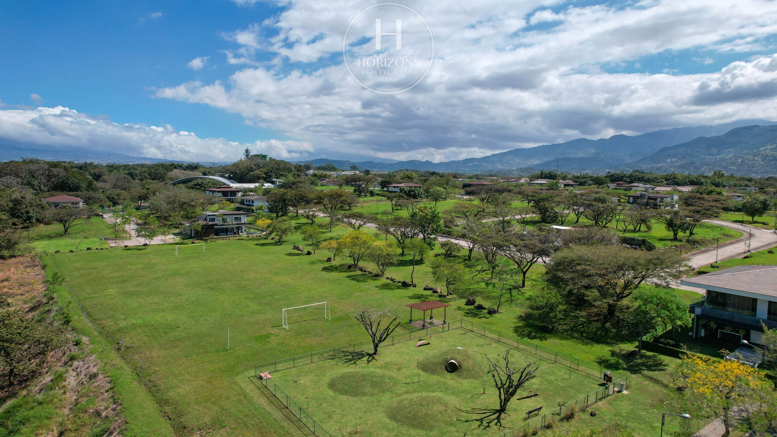 Lote de 2181m² en Venta en Condominio Hacienda Espinal, La Guácima, Alajuela  nja1320