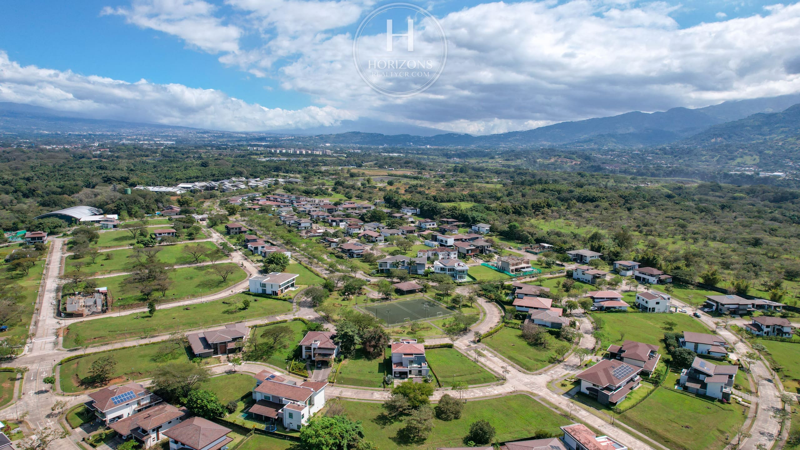 Lote de 2181m² en Venta en Condominio Hacienda Espinal, La Guácima, Alajuela  nja1320