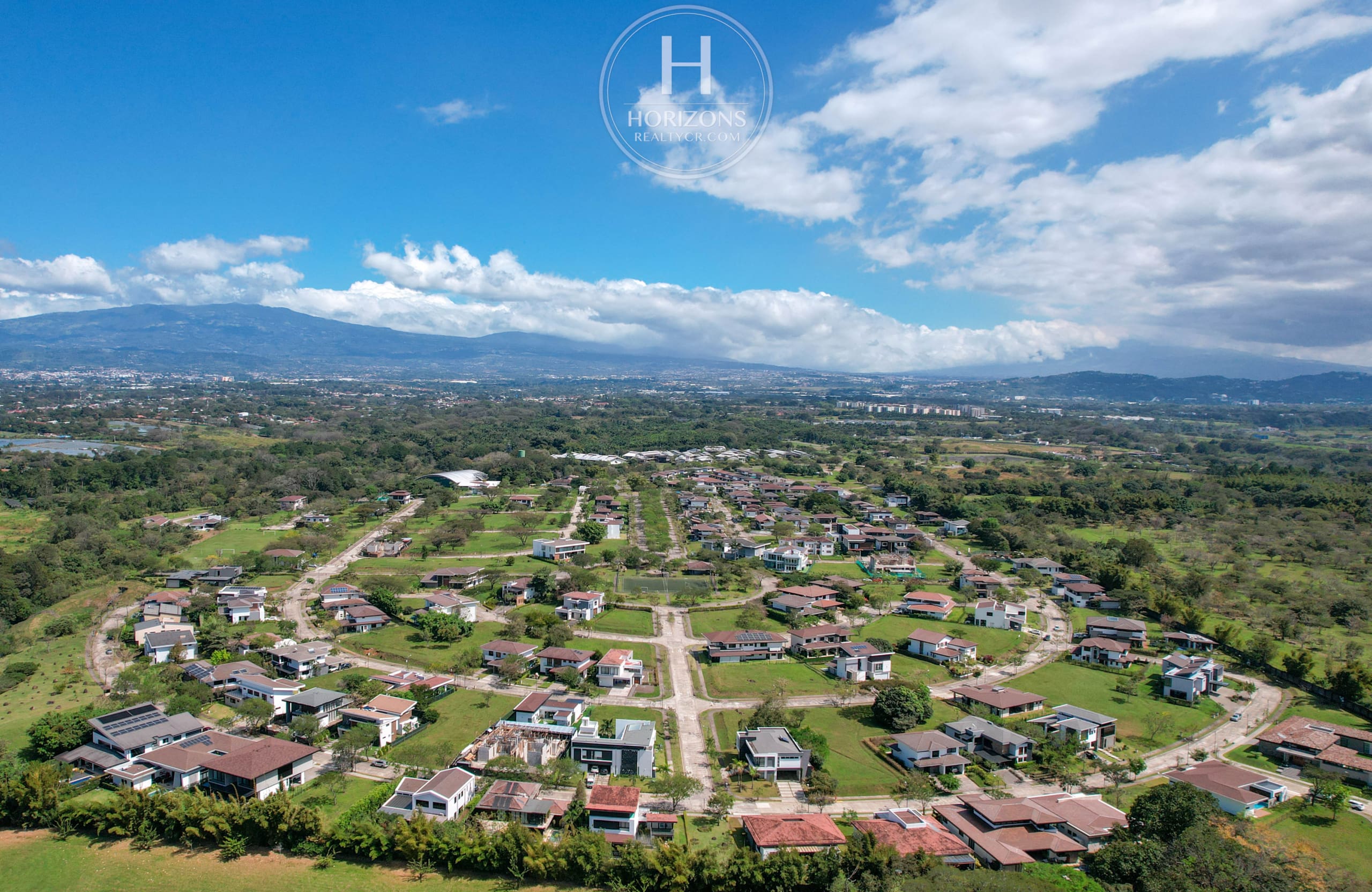 Venta de Terrenos desde los 690m² en Condominio Hacienda Espinal, La Guácima Alajuela noj1047