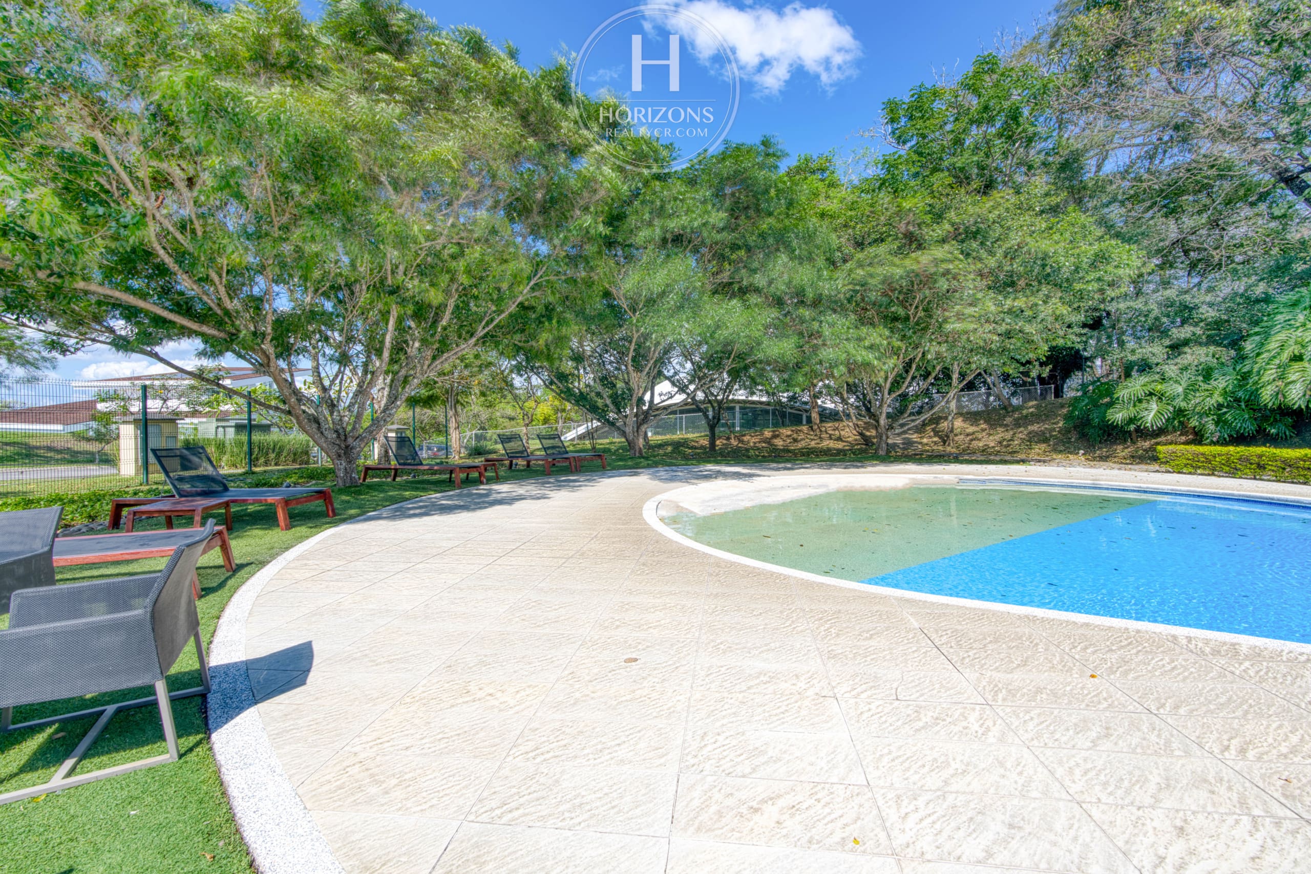 Lote de 2181m² en Venta en Condominio Hacienda Espinal, La Guácima, Alajuela  nja1320