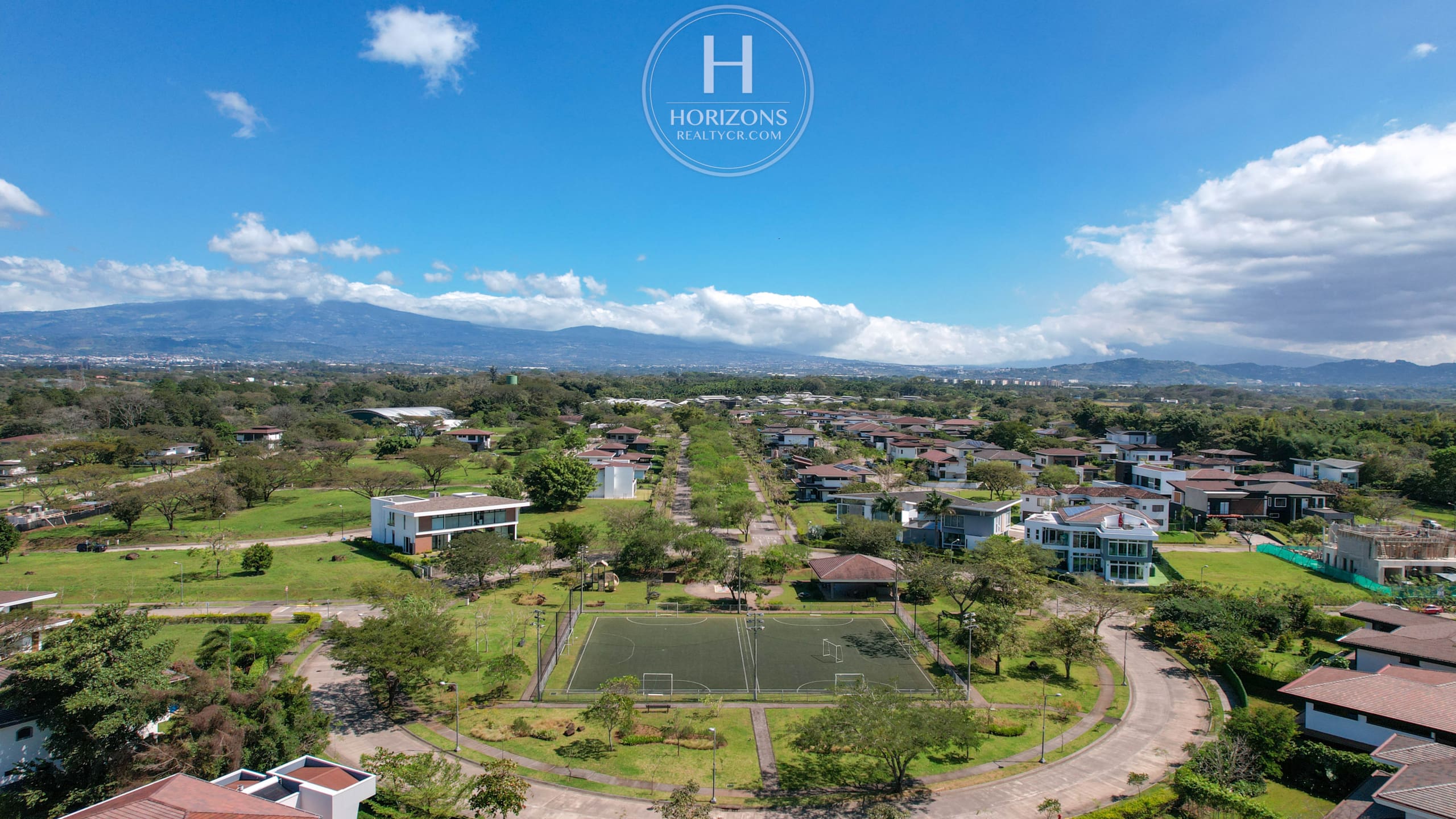 Lote de 2181m² en Venta en Condominio Hacienda Espinal, La Guácima, Alajuela  nja1320