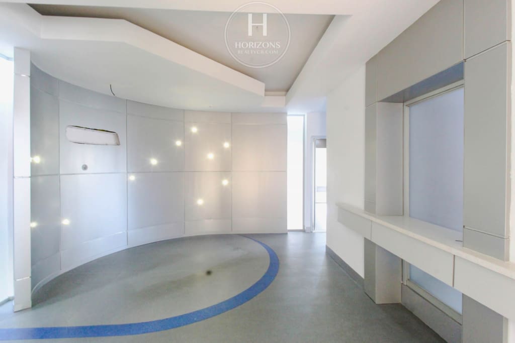 Se Alquila Oficina con Vista a las Montañas en Ofiplaza del Este, San Pedro 710m² hcr50