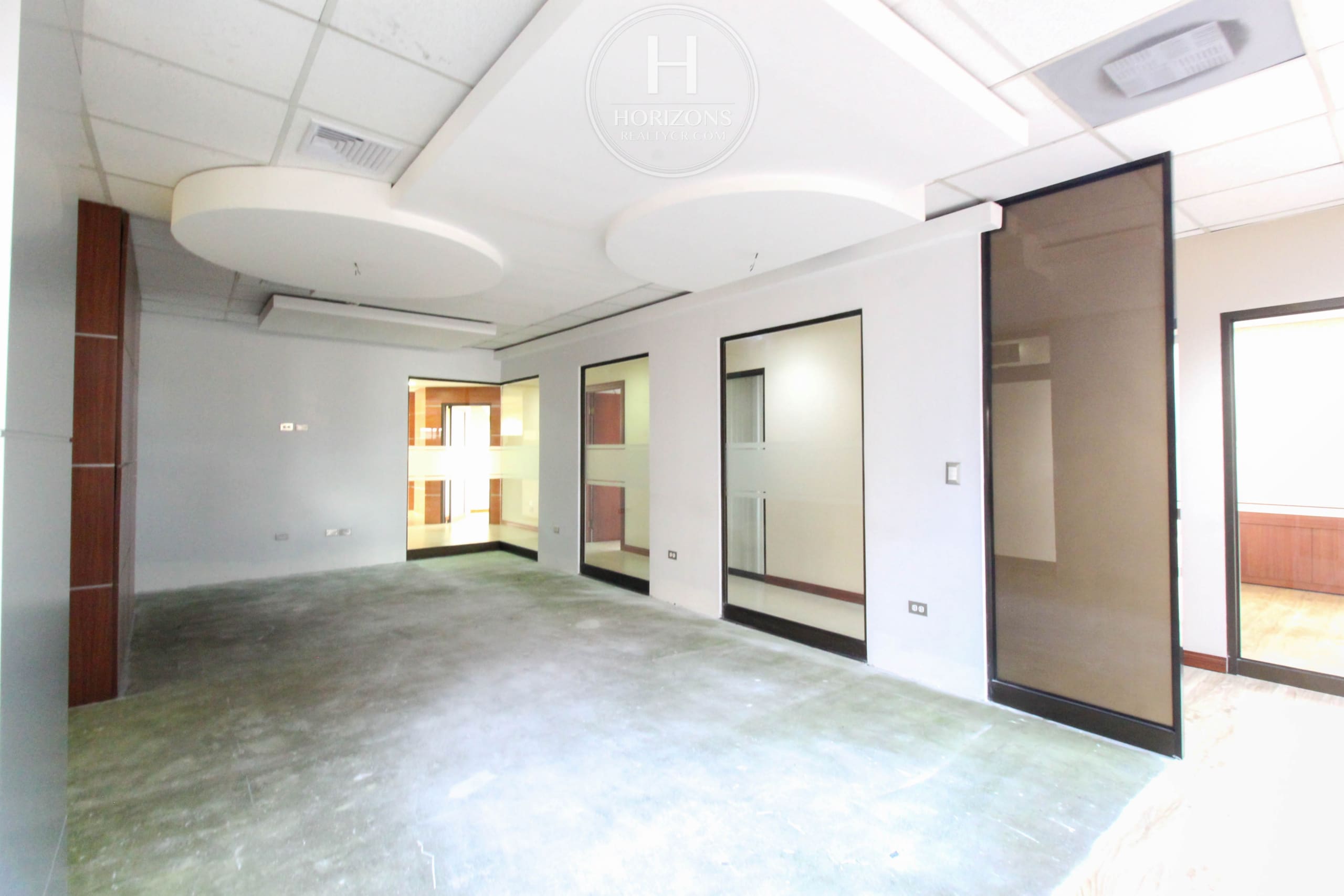 Se Alquila Oficina con Vista a las Montañas en Ofiplaza del Este, San Pedro 710m² hcr50