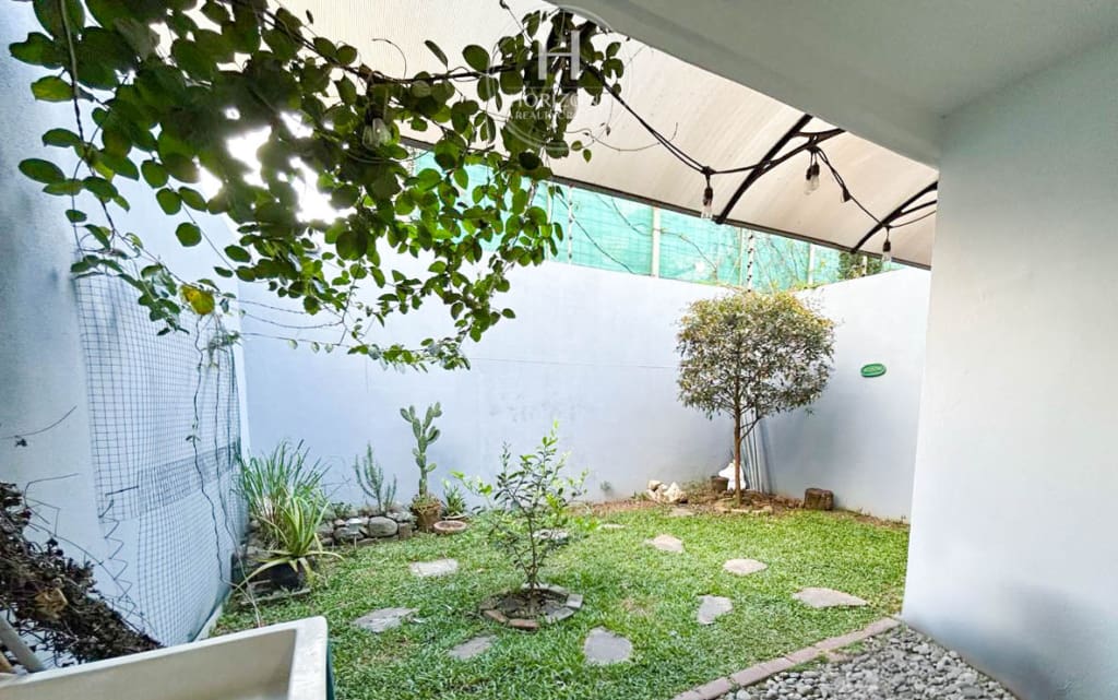 ¡Se Alquila! Casa con Patio Dentro de Residencial en Tres Rios 3 habitaciones + Oficina nja1321