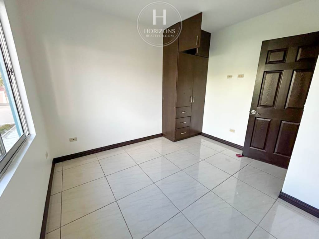 ¡Se Alquila! Casa con Patio Dentro de Residencial en Tres Rios 3 habitaciones + Oficina nja1321