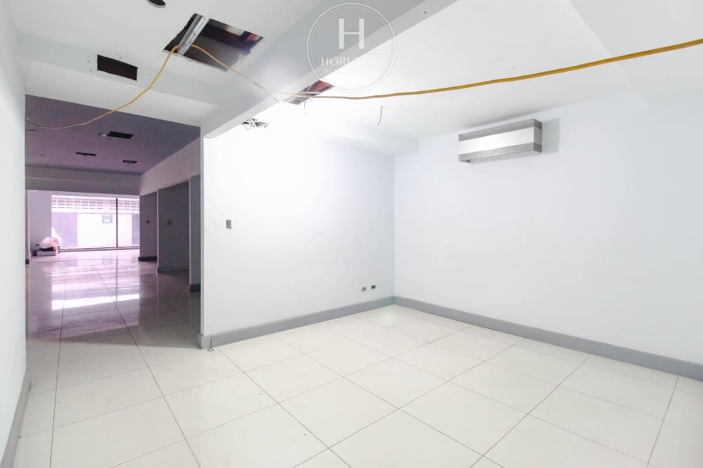 Local Comercial de 144m² en Alquiler en Barrio Tournon, San José hcr48