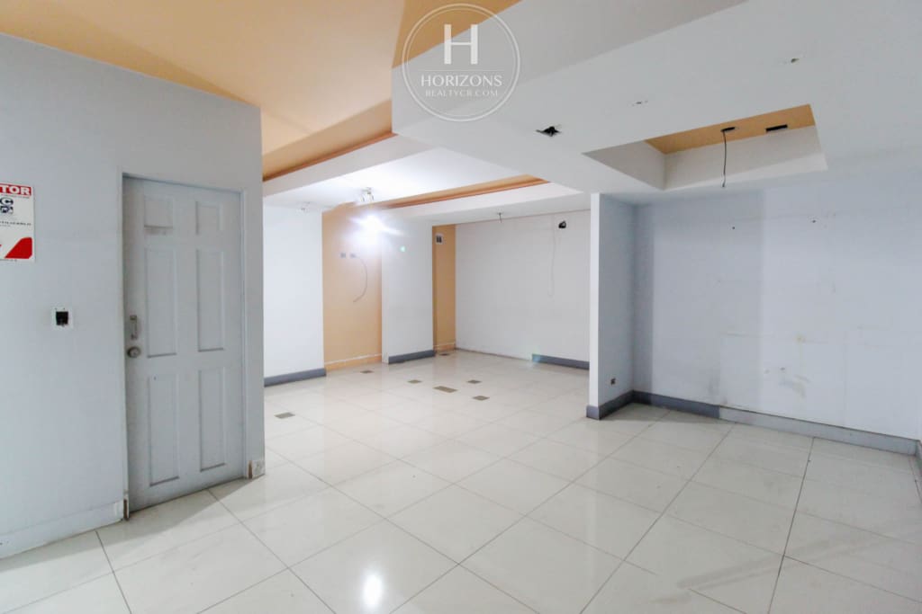 Local Comercial de 144m² en Alquiler en Barrio Tournon, San José hcr48