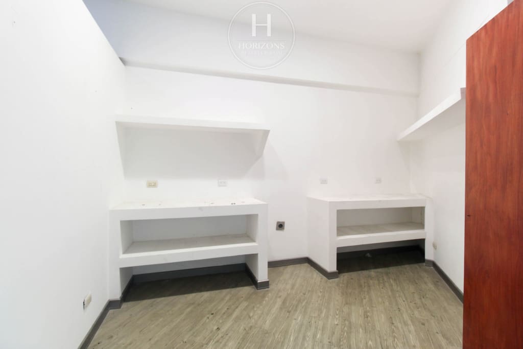 Local en Alquiler! 120m² Ubicados en Barrio Tournon, San Jose hcr49