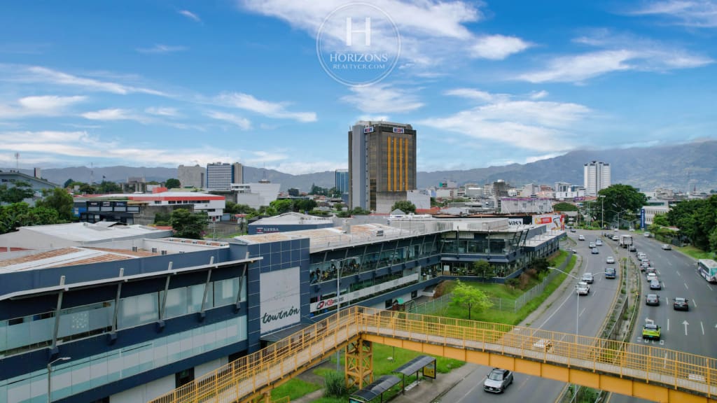 Local en Alquiler! 120m² Ubicados en Barrio Tournon, San Jose hcr49