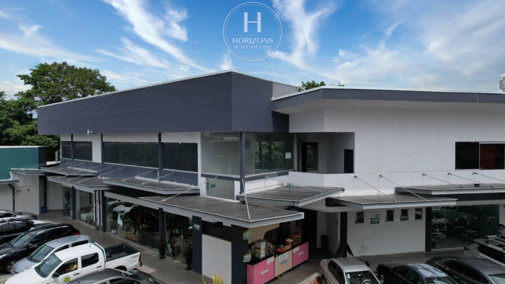 Local en Alquiler! 120m² Ubicados en Barrio Tournon, San Jose hcr49