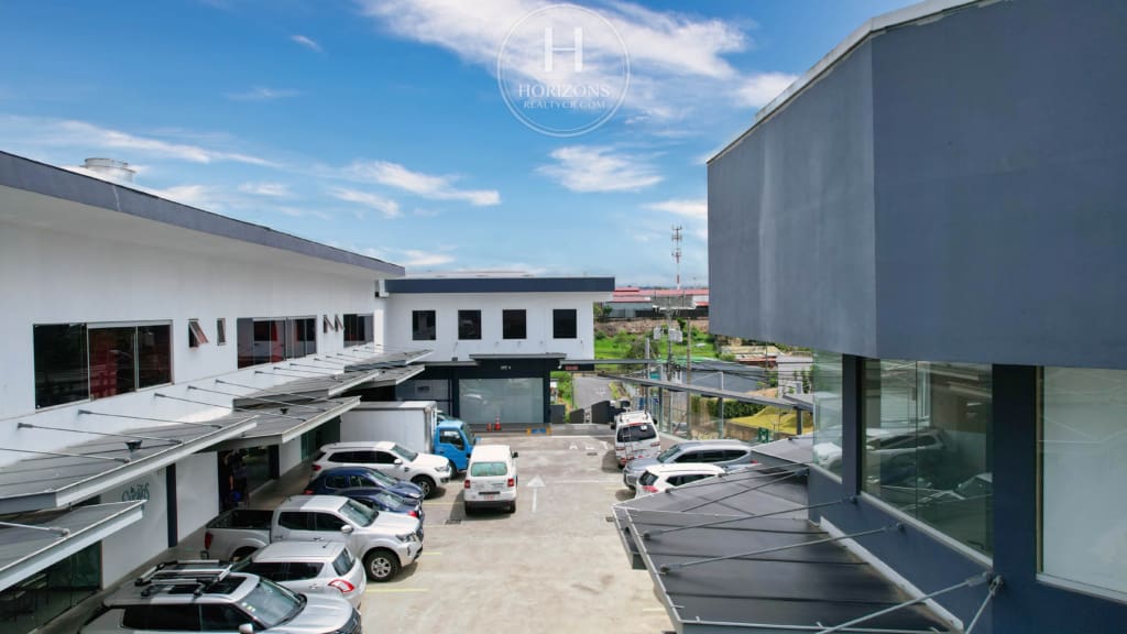Local en Alquiler! 120m² Ubicados en Barrio Tournon, San Jose hcr49