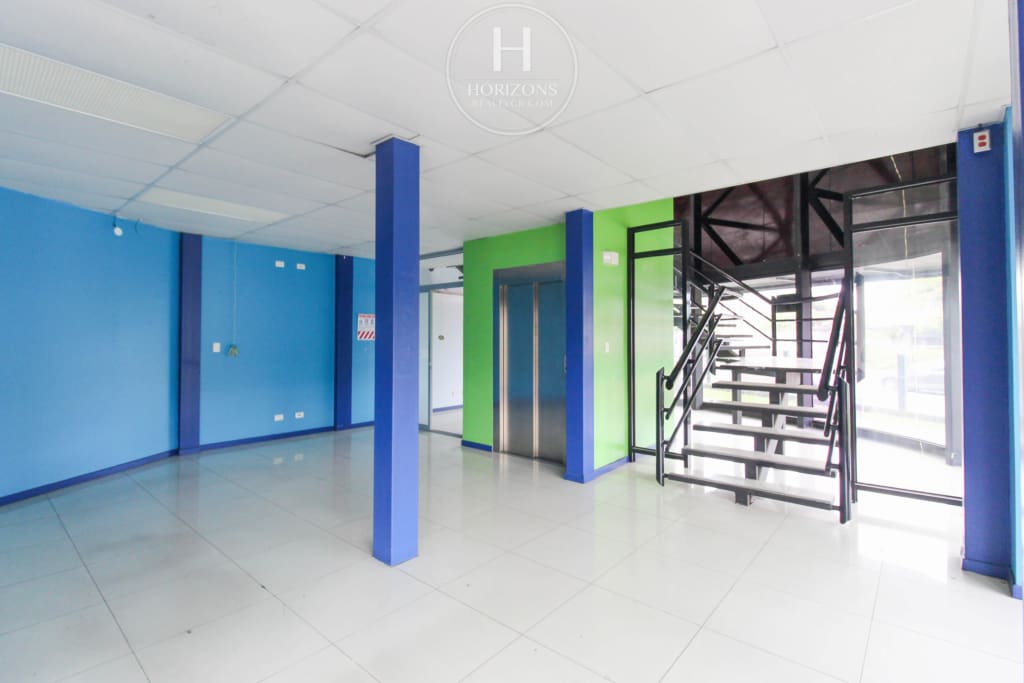 Alquiler de Local de 374 m² en Centro comercial Alvaza de en Barrio Tournon, San José hcr46