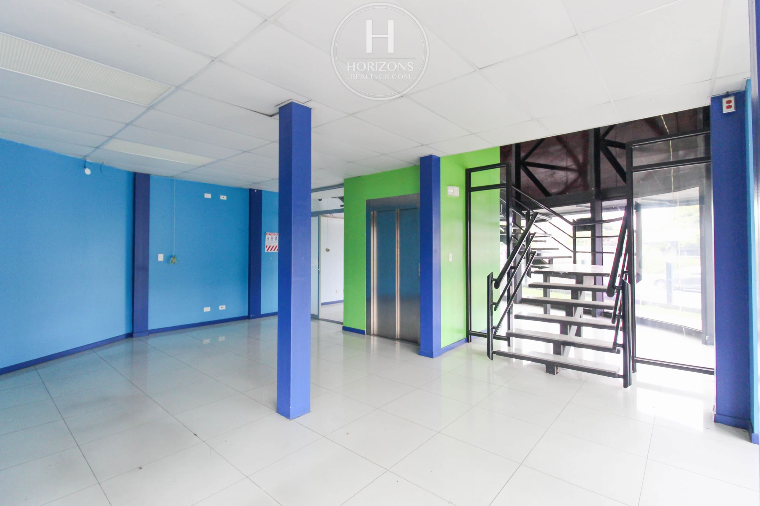 Alquiler de Local de 374 m² en Centro comercial Alvaza de en Barrio Tournon, San José hcr46