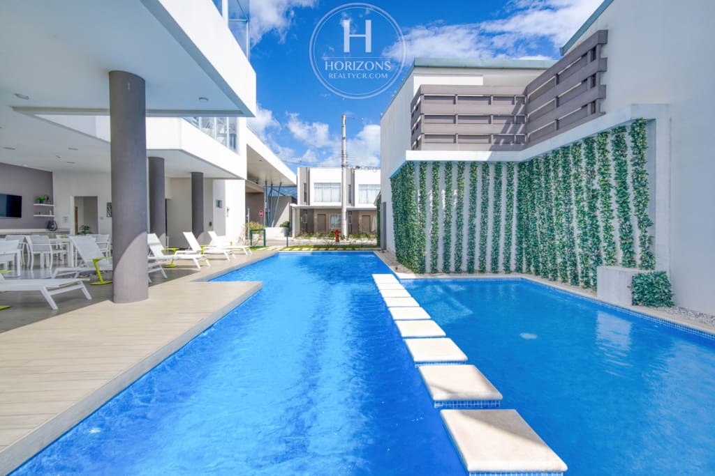 Casa en Venta en Condominio M.O. Living con Gym y Patio en San Rafael de Montes de Oca noj1043