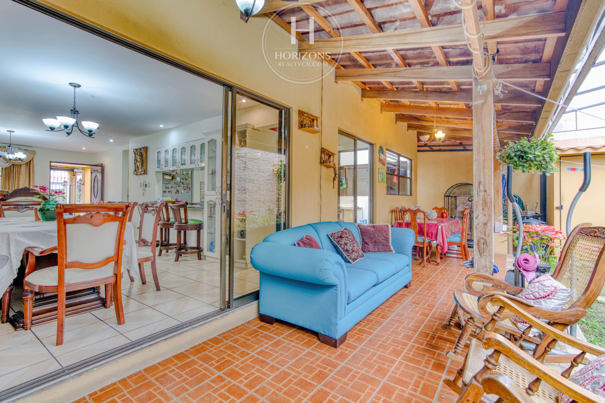 Venta de Casa Independiente en Urb Monserrat Concepcion de Tres Rios 4 Habitaciones + Terraza noj1044