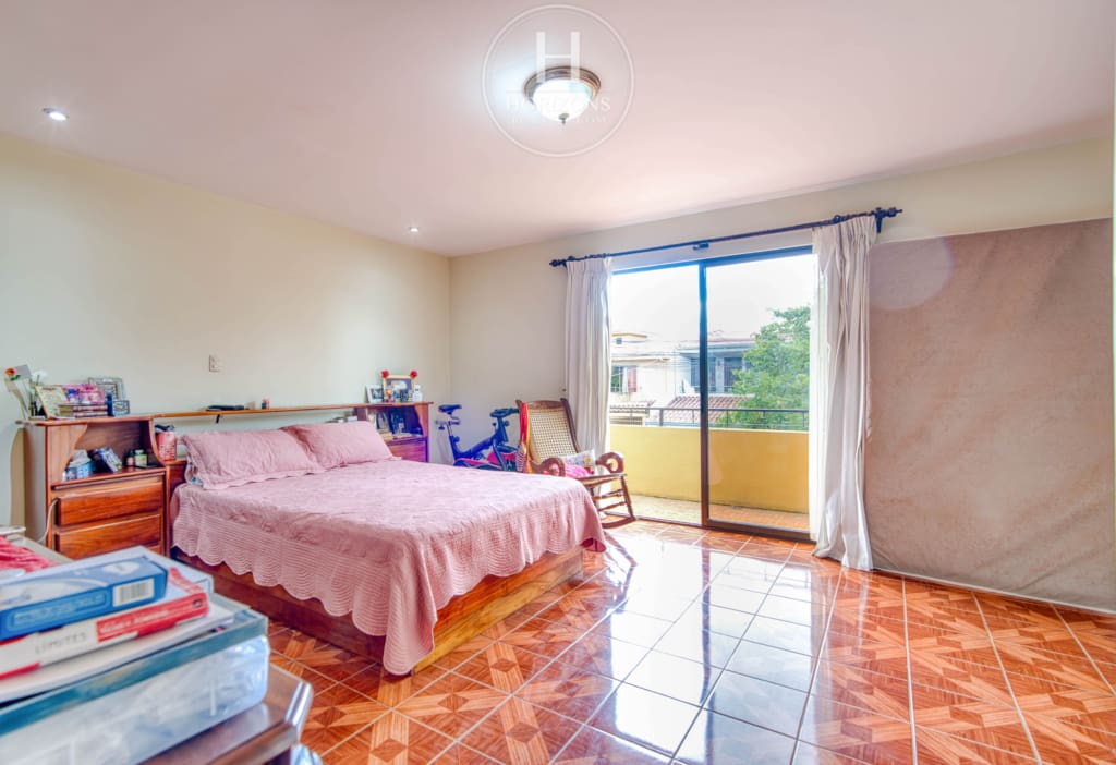 Venta de Casa Independiente en Urb Monserrat Concepcion de Tres Rios 4 Habitaciones + Terraza noj1044